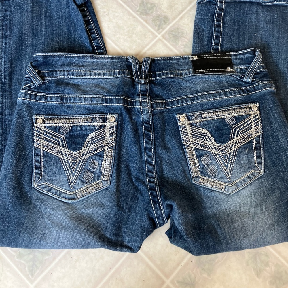 Vigoss the Chelsea Capri 11/12 length 21 rhinestone buttons embroidered